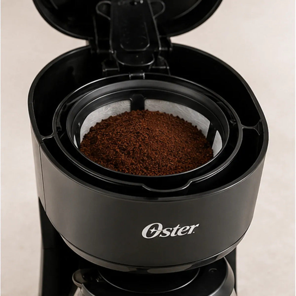 Combo Oster Premium Cafetera 12 Tazas BVSTDCS12B + Hervidor Eléctrico 1.7L BVSTKT673SS